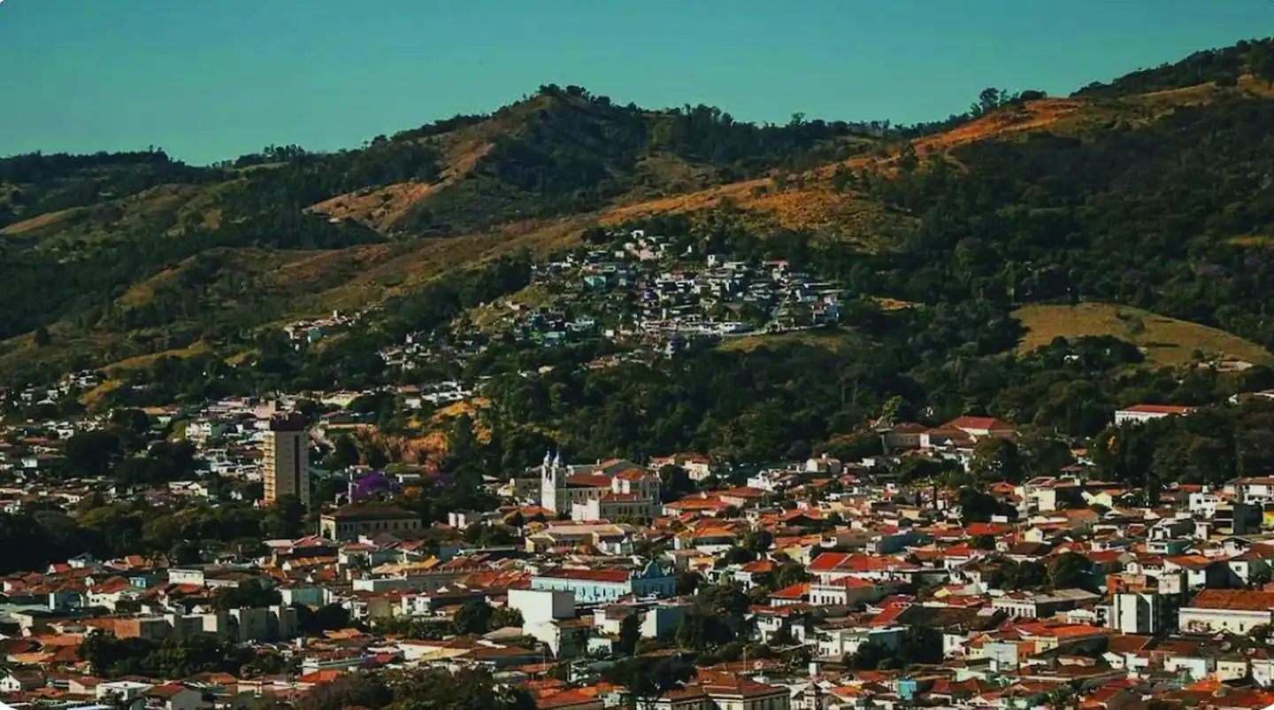 Panorama de Amparo e da Serra da Mantiqueira
